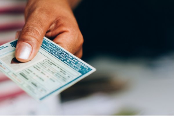 Resolução prorroga prazos de validade da CNH e de certificados de cursos especializados